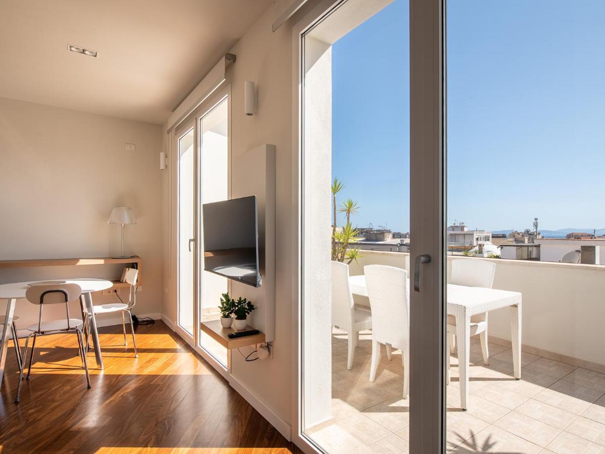 칼리아리 Penthouse Center 아파트 외부 사진